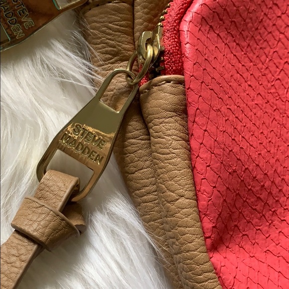 Steve Madden crossbody purse - Picture 2 of 5